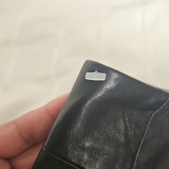 Danier Black Knee-Length Pencil Skirt - Picture 15 of 16